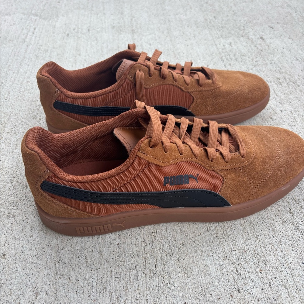 Puma Men's Tan and Black Sneakers
